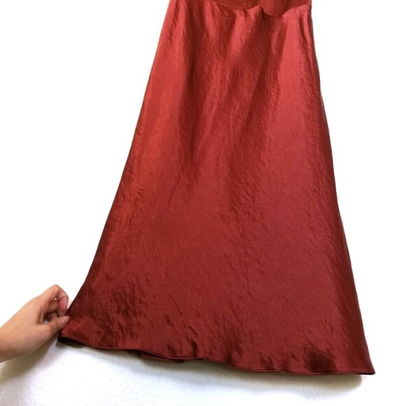 NWT Vince Minimal Quiet Luxury Slim Midi Slip Dress Sangre Red Satin 2 Cocktail - Picture 8 of 13